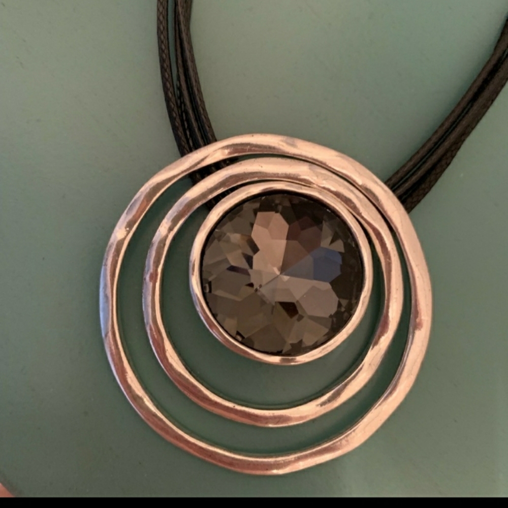 BRAND NEW  w/ Tag STUNNING STONE AND SILVER NECKLACE perfect gift!! - Picture 2 of 3